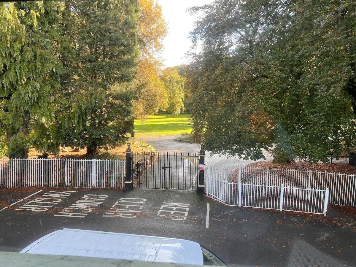 6 - Central Location - Entire House - Free Parking Merthyr Tydfil Exterior photo