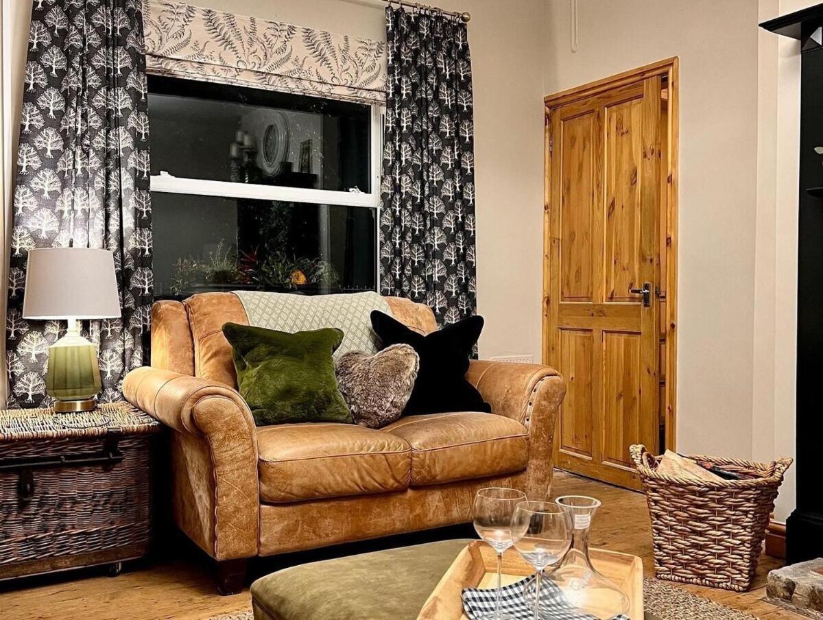 6 - Central Location - Entire House - Free Parking Merthyr Tydfil Exterior photo