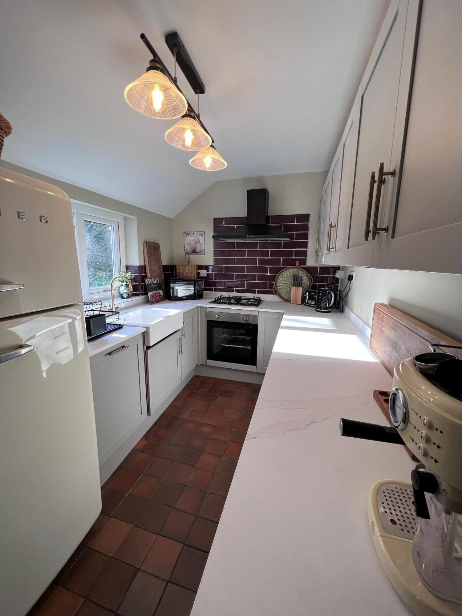 6 - Central Location - Entire House - Free Parking Merthyr Tydfil Exterior photo